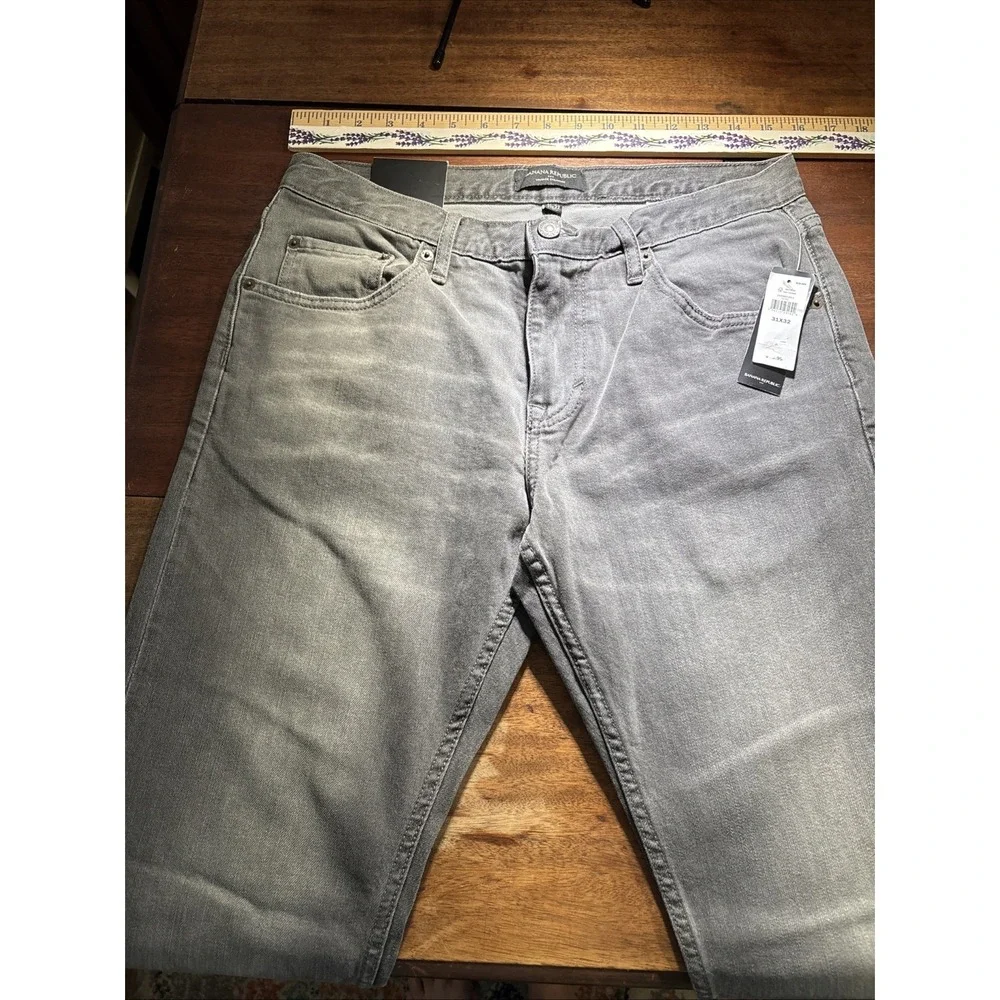 Men's‎ Banana Republic NWT Vintage Straight Jeans Sz 31X32 New Stone Gray.